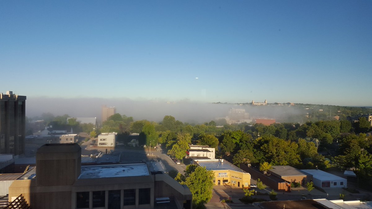 Good morning, Fayetteville. <a href="/HotelChancellor/">The Chancellor Hotel</a> #Fayetteville #AR #Megaphone16