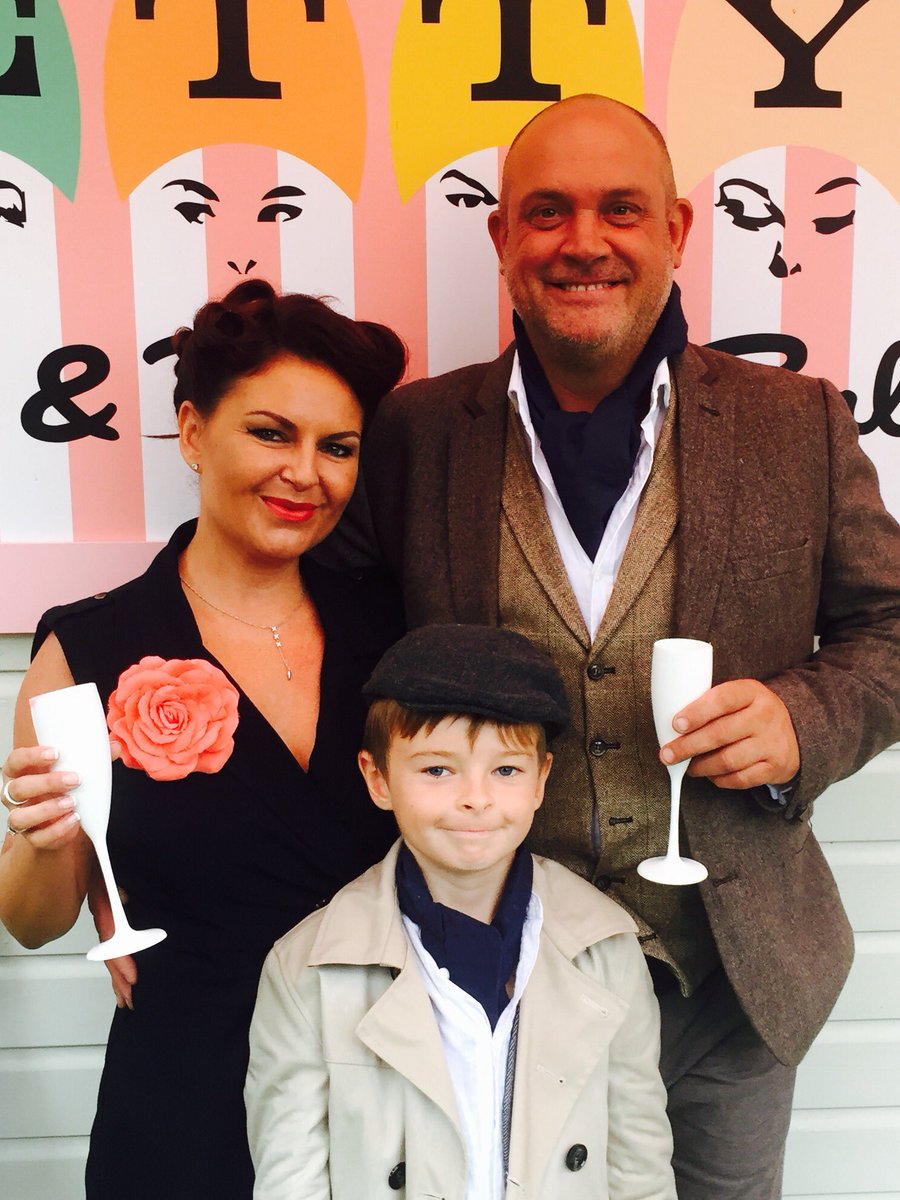 VickiLee28's tweet photo. @Goodwoodrevival!! Was amazing! https://t.co/bta32WgKhW