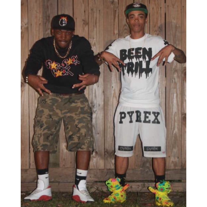 _CharlesButler's tweet photo. Happy Fxxkin Birthday To My Little Big Bro @HorusTheGloGod TTFU ! ! ! ! #SQUADSHXT https://t.co/4QZx6lPL26