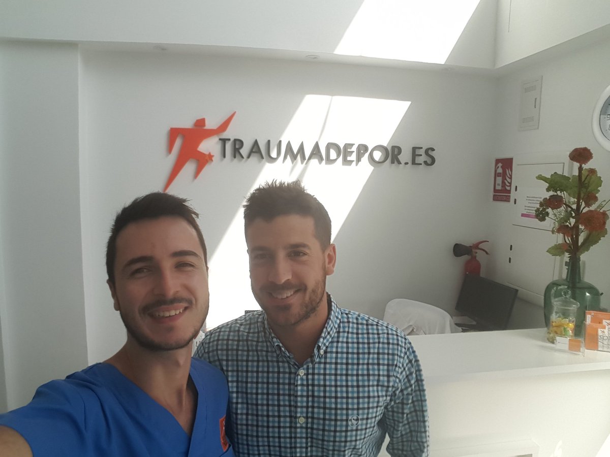 Pablo_Fisio92's tweet photo. Una vez recuperado @manolodelgado10 en @Traumadepor tiene que pasar por quirofano por el LCA. MUCHA SUERTE Y ÁNIMO!! https://t.co/4cFlt2EOdI