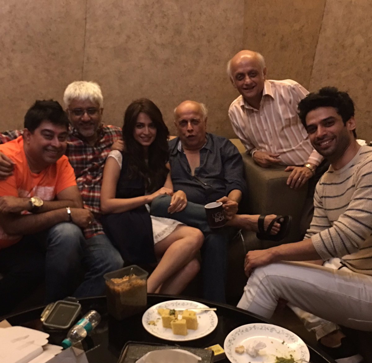 @ d premiere of #RaazReboot Superb job <a href="/TheVikramBhatt/">Vikram Bhatt</a> @MeGauravArora <a href="/KirtiKharbanda/">Kirti Kharbanda</a> <a href="/MaheshNBhatt/">Mahesh Bhatt</a> 🙏#MukeshBhatt 🙏