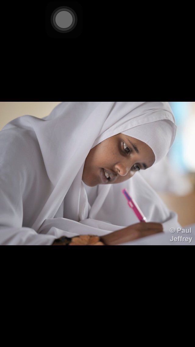 AnEsonGib's tweet photo. Wallahi my muslim sisters bout to smash their exams!!!! https://t.co/QNqrlHleYv