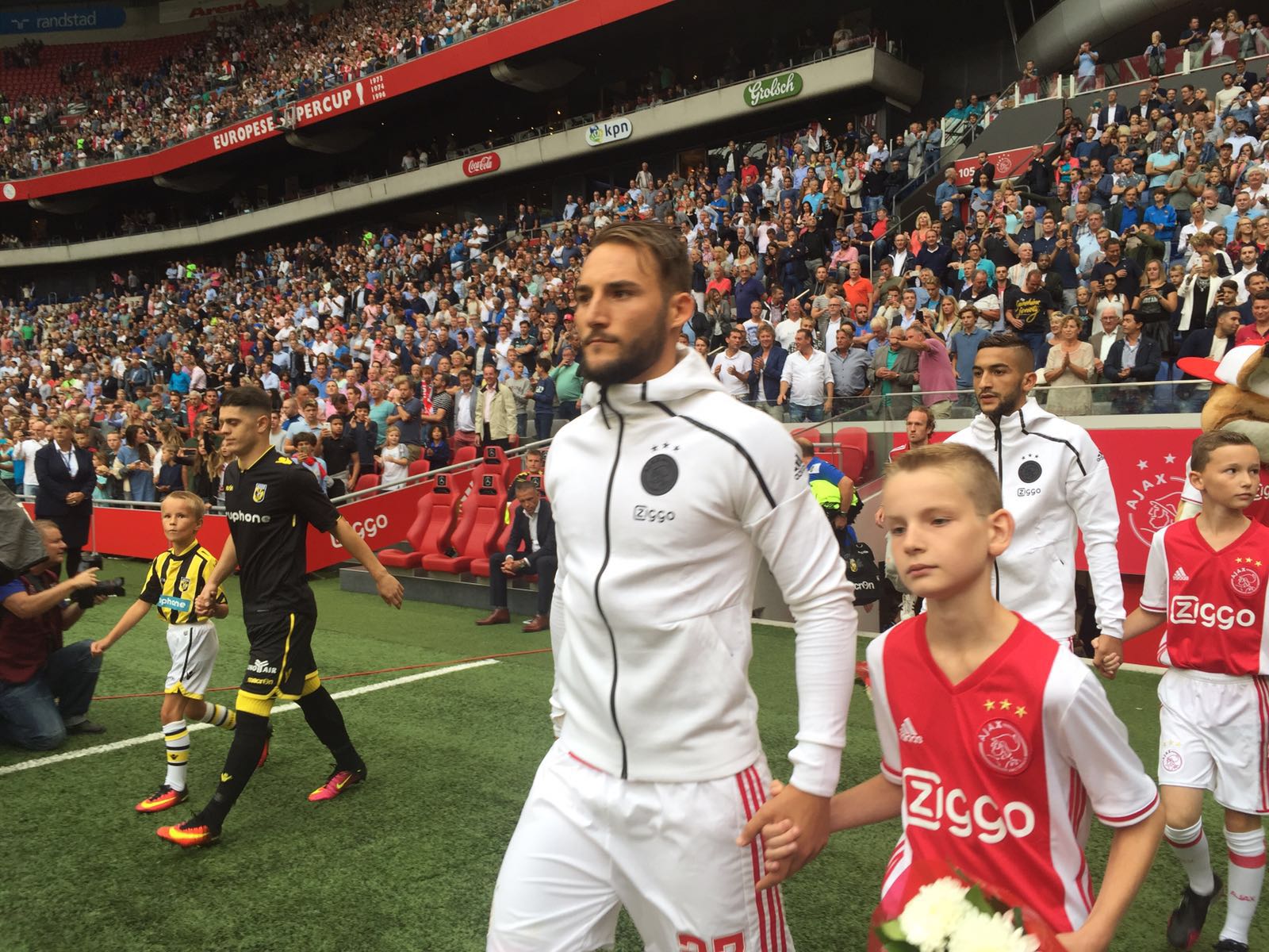 Kwik redactioneel Aziatisch AFC Ajax on Twitter: "Daar gaan we! 💪 #FindFocus #ZNE  https://t.co/n1EQLs2fD4" / Twitter