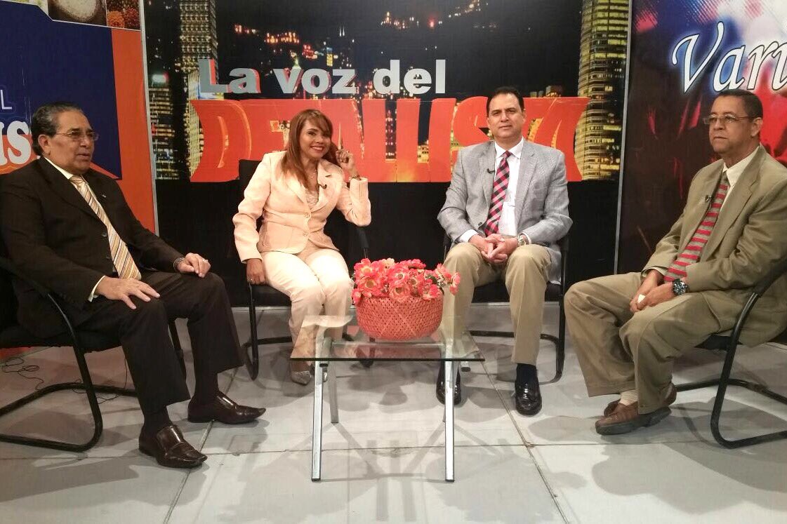 DMRedes_Oficial's tweet photo. No se pierda al Viceministro @MaxdeSoto por @Coral39 y 8 @TricomDR, a la 1:00PM, con interesantisimos temás, HOY!!! https://t.co/MH391FNyqG