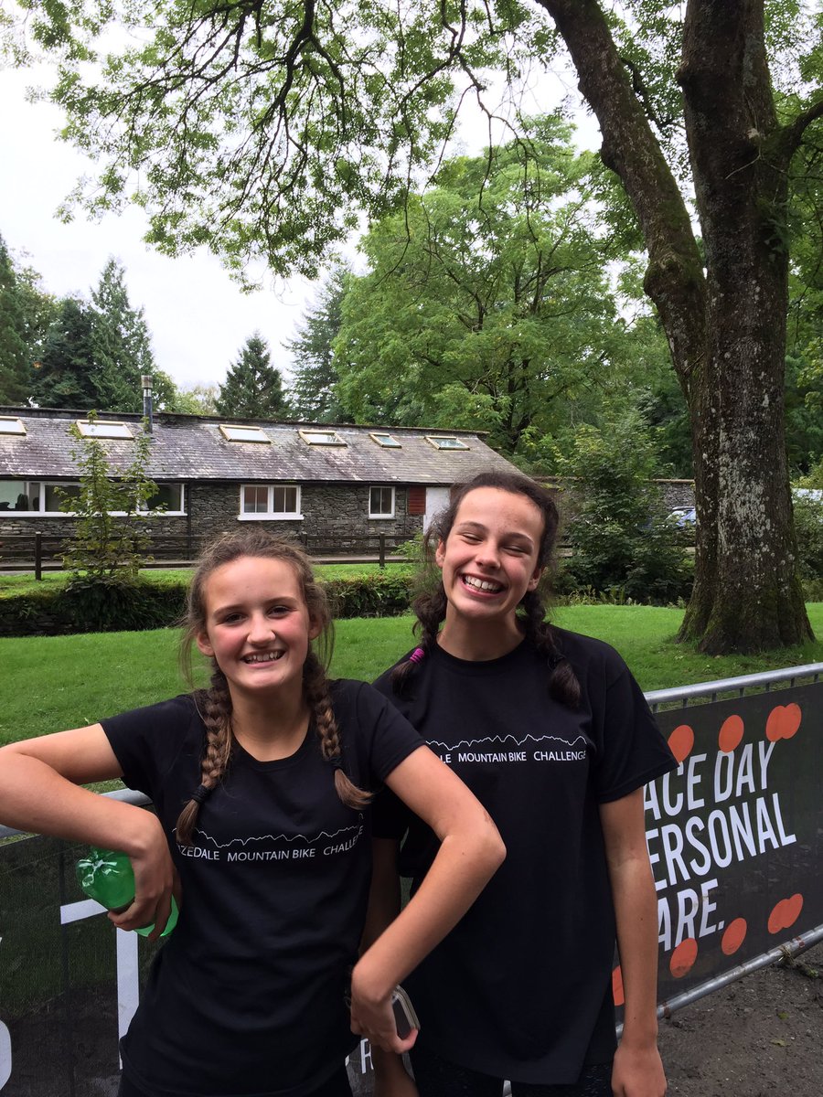 Big hand for the GMBC start/finish girls! #mountainbike