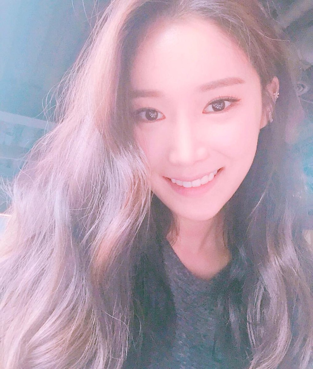 BRAVEGIRLS_INTL's tweet photo. [♥] Happy Birthday, Minyoung! We love you so much 💕 @Nyong912 @BRAVEGIRLS_ #HappyMinyoungDay https://t.co/uHseJ1Ifd0