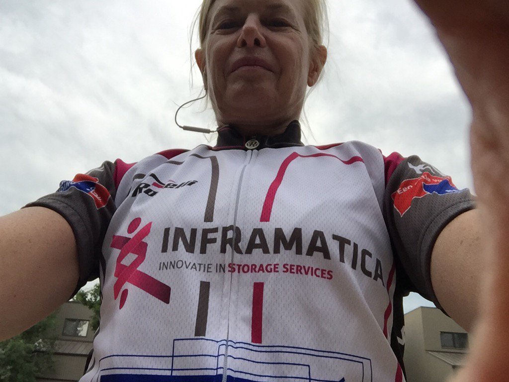 camberleyb's tweet photo. Going out for a ride this am in what is now my favorite bike kit @Inframatica Thank u!!! https://t.co/dgIgI53o9G