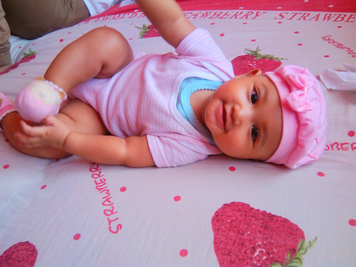 My little baby :* mkin pinter aja skrng :* ga mau diem bgt *Mutiara Adeeva Sabrina*