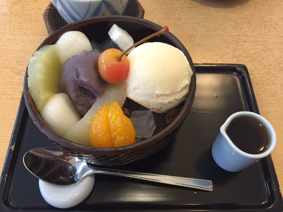 fa10021's tweet photo. 乃木坂聖地巡り行ってきました。
ジャマイカもんじゃ思ったよりうまかったです笑
紀の善のクリームあんみつ白玉2個のせも美味しかったです！ https://t.co/5Kg3j0gUlm