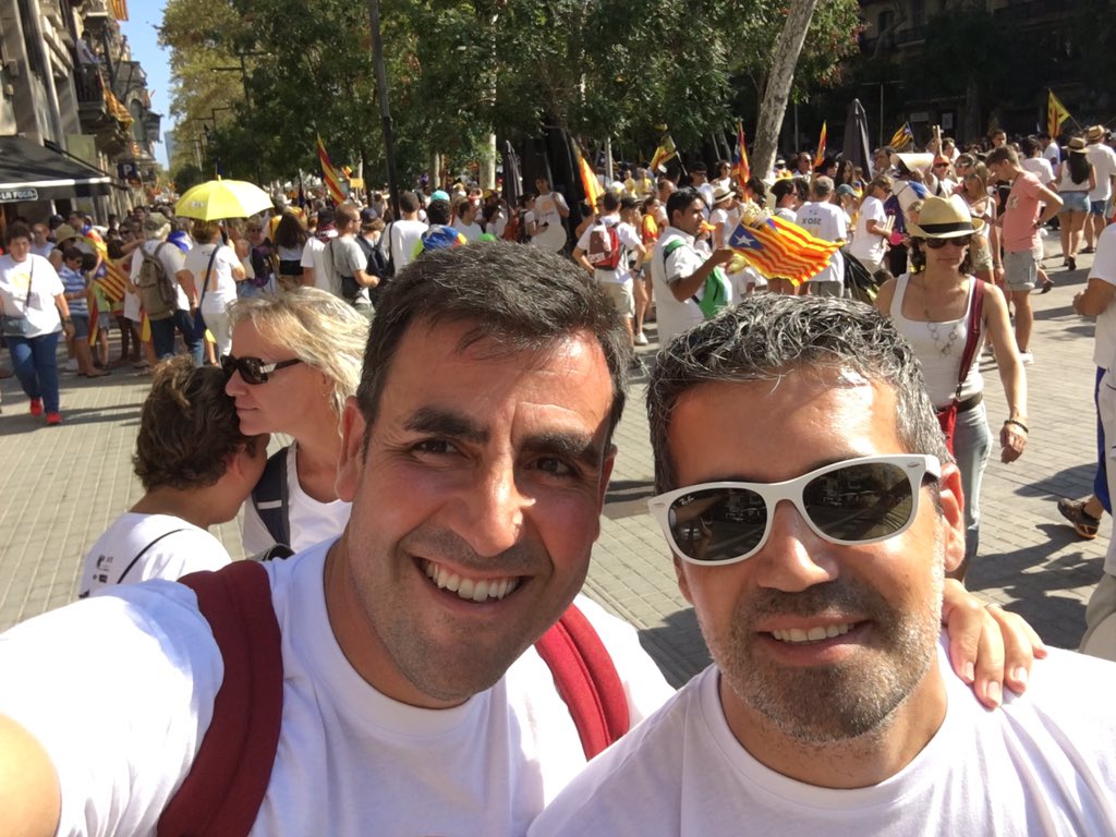 MiquelReyC's tweet photo. El #tram40 #diada ja és a vessar d gent d Maresme!!! @igormaresme @capgrossos https://t.co/n8x8ej9wEl