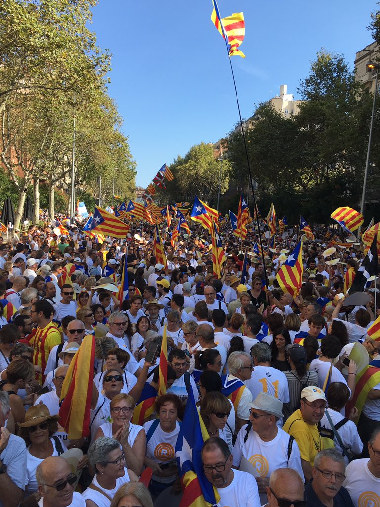 MiquelReyC's tweet photo. El #tram40 #diada ja és a vessar d gent d Maresme!!! @igormaresme @capgrossos https://t.co/n8x8ej9wEl