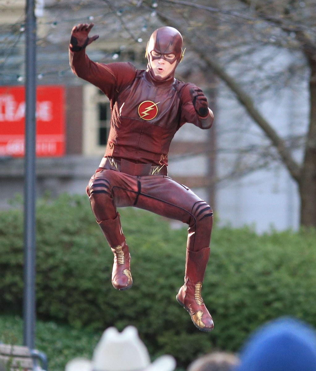 family_flash's tweet photo. Whooop whooop!!, it's sundayyy ๐ wish all a grantastic sunday #FlashyFandom cuddle y'all ๐๐๐ https://t.co/3EFt2pR2aU