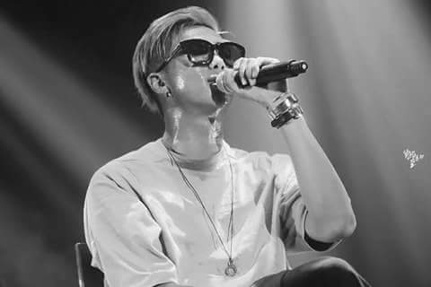 candy0693's tweet photo. El mejor día.
El mejor líder.
El mejor cumpleaños.
#HAPPY랩몬DAY 
#HappyNamjoonDay https://t.co/Xqsxb3Zd7Q