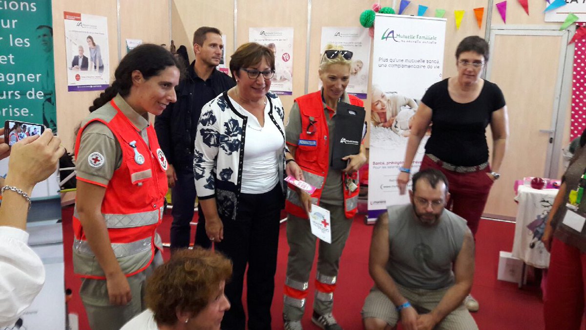 MartinePinville's tweet photo. A la rencontre des réseaux #ESS présents à la #FetedelHumanite. Avec vous, l'ESS change d’échelle jour après jour https://t.co/Ad5oAJ6EMH