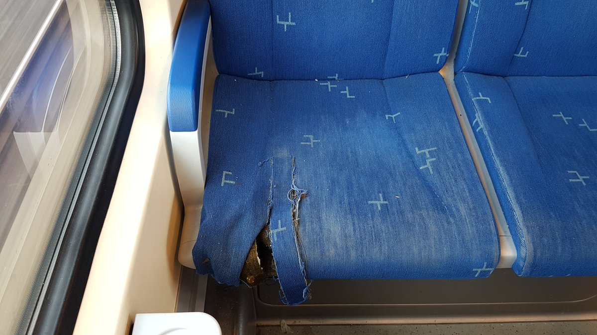 kingmanet's tweet photo. Gelukkig betaal je niet voor een zitplaats. #treinleven (@NS_online #SLT6 2627) https://t.co/iDzpoU8GsE