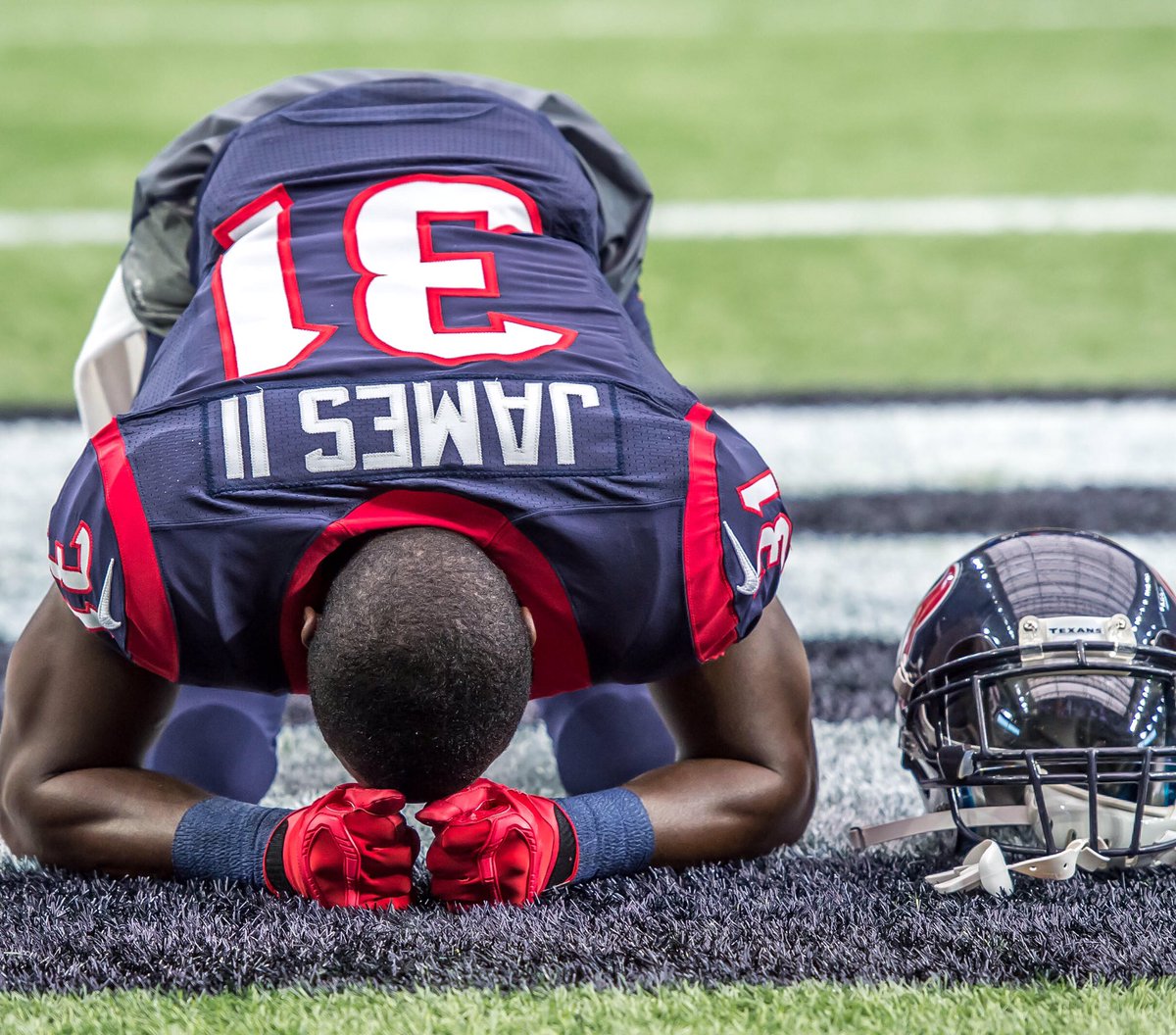 CJDeuce_'s tweet photo. I drop to my knees to show the world who made this possible, You made this possible #CallGod https://t.co/WMHaVl4fse