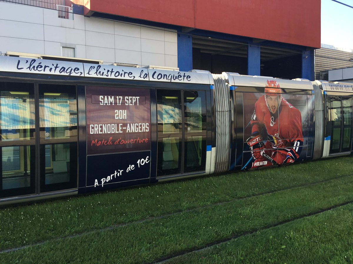 bruleursdeloups's tweet photo. Vous l'avez vu ? Le tram "BDL" circule depuis ce matin ! 😀 https://t.co/pkWx35SsDD