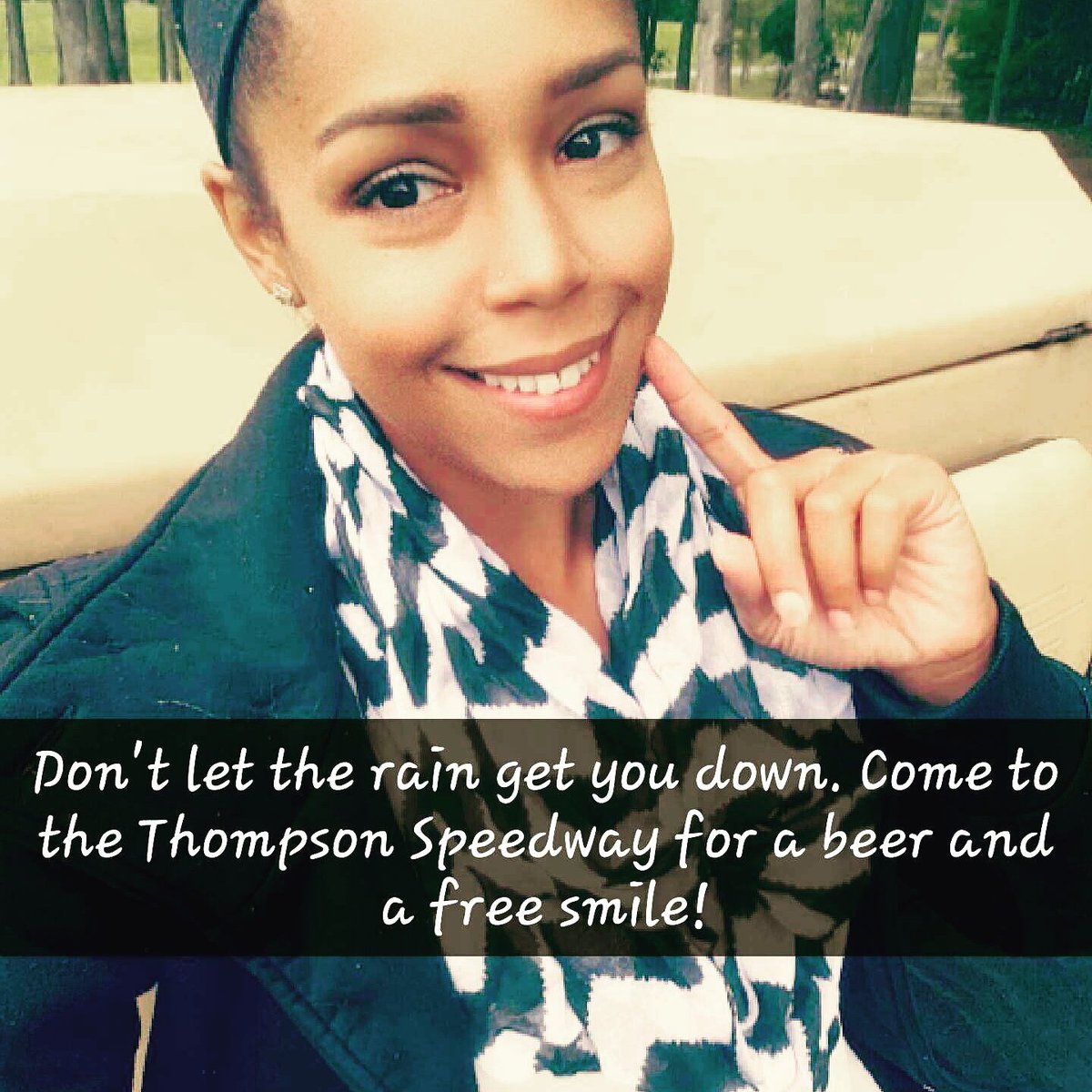 mommymakeupbox's tweet photo. #iloverainydays #beermaiden #freesmiles https://t.co/JR3YhmL8XX