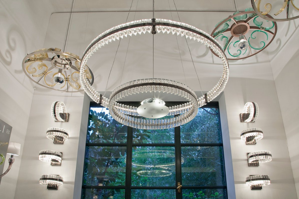 Decorex_Intl's tweet photo. Find dynamic Italian lighting at @Baroncelli_, #Decorex Stand C29A https://t.co/NCl4nA64xV https://t.co/yaaoAl7Yam