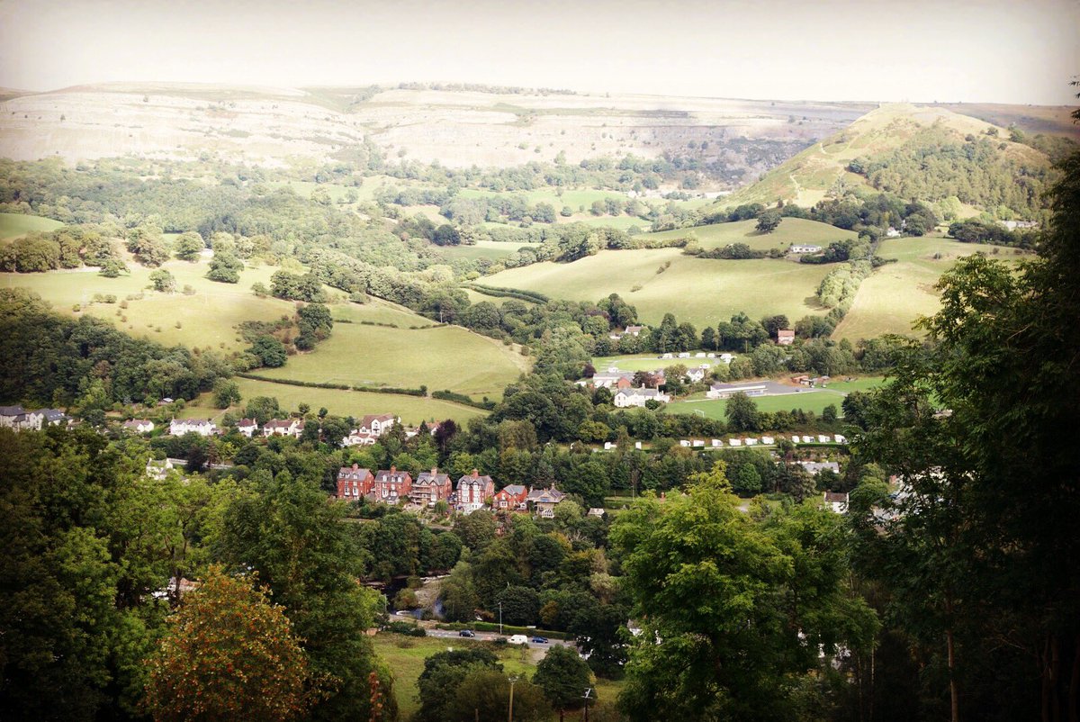 EmmaCornes's tweet photo. Afternoon exploration with the little one 😍 the valley we now call home #Llangollen #wales https://t.co/DZZH72qdAa