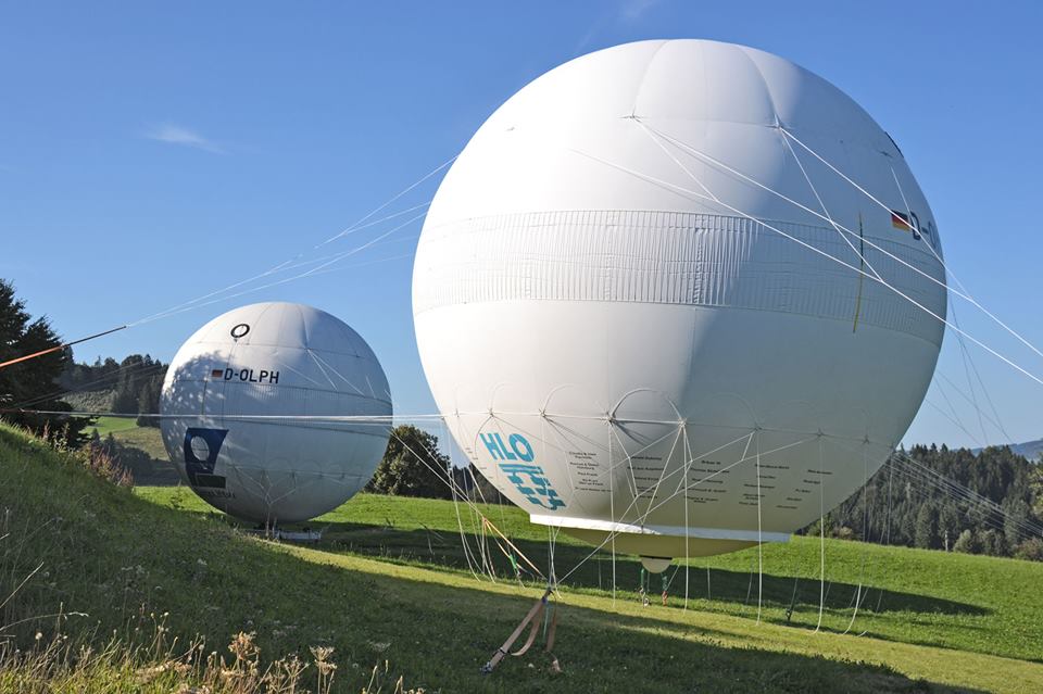 humanilog's tweet photo. Wie findet ihr den neuen HLO-Rettungsballon? 😎 Technik-Infos: https://t.co/dAakeHXBFu @cargolifterteam @Levisphere https://t.co/5t4Bf6NKdI