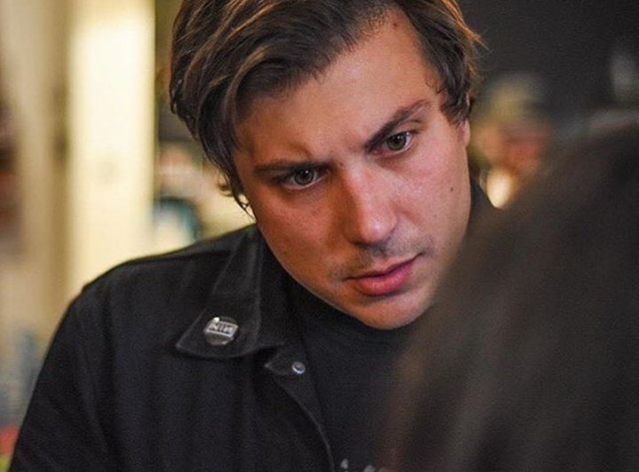 gerardsreaction's tweet photo. when u text your crush "im going to sleep" bc you want them to make you stay but they send you "ok gnight" https://t.co/dssSAx8CJo