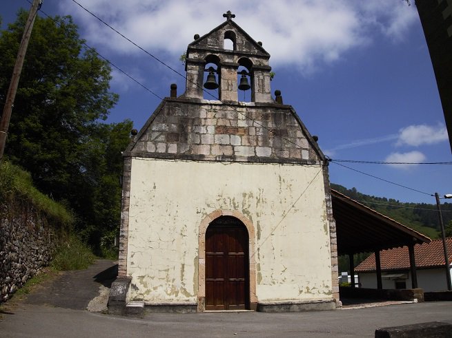 pozuespinos's tweet image. Una joya del #barroco popular en #Mieres: la iglesia parroquial de San Pedro de #Lloreo territoriomuseo.com/noticias/show/…