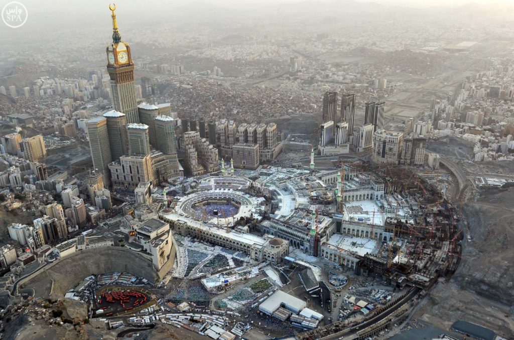 SaudiProject's tweet photo. تبلغ مساحة المسجد الحرام قبل توسعة الملك عبدالله 356,000 م2 والتوسعة ستضيف 750,000 م2 ليتسع لمليون مصلي إضافي https://t.co/HgT8i2LLC7