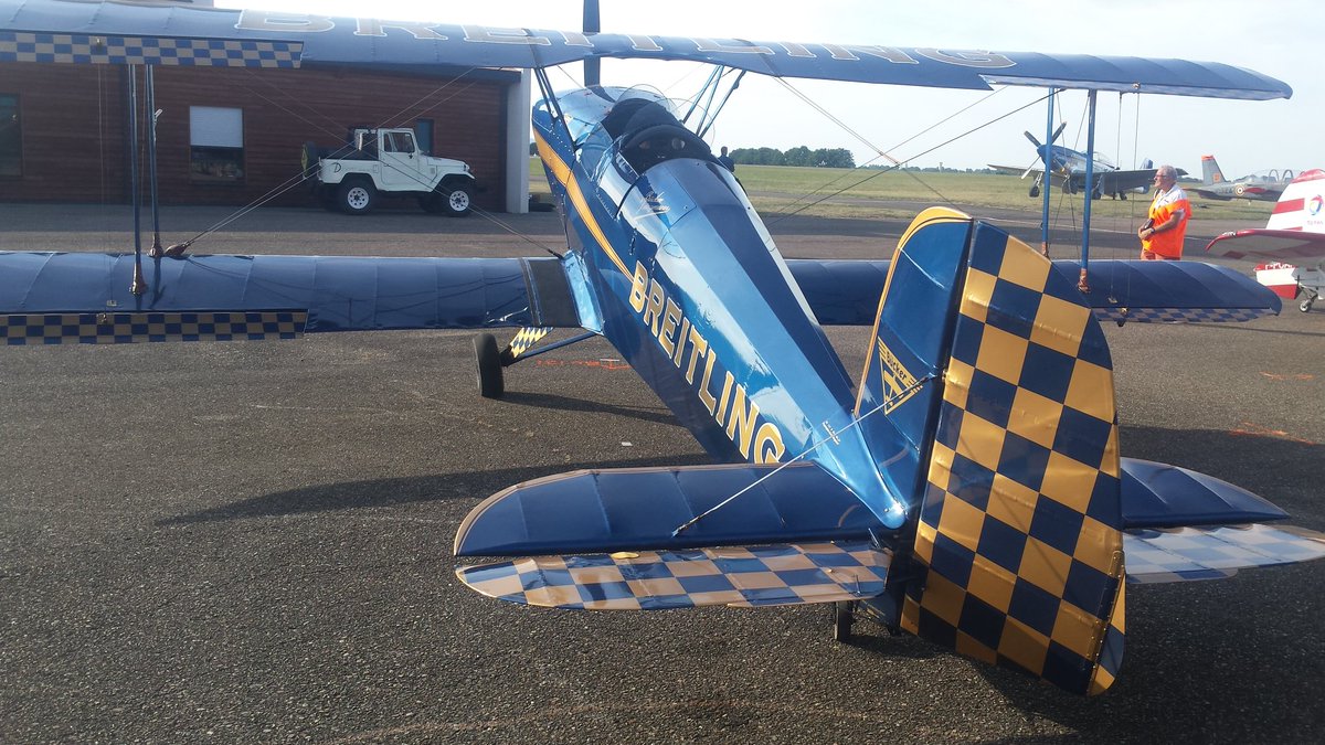 Nawelweb's tweet photo. En direct du #meeting #aerien de #roanne #tropdavions #cestbeau https://t.co/P5PbUkh6XR
