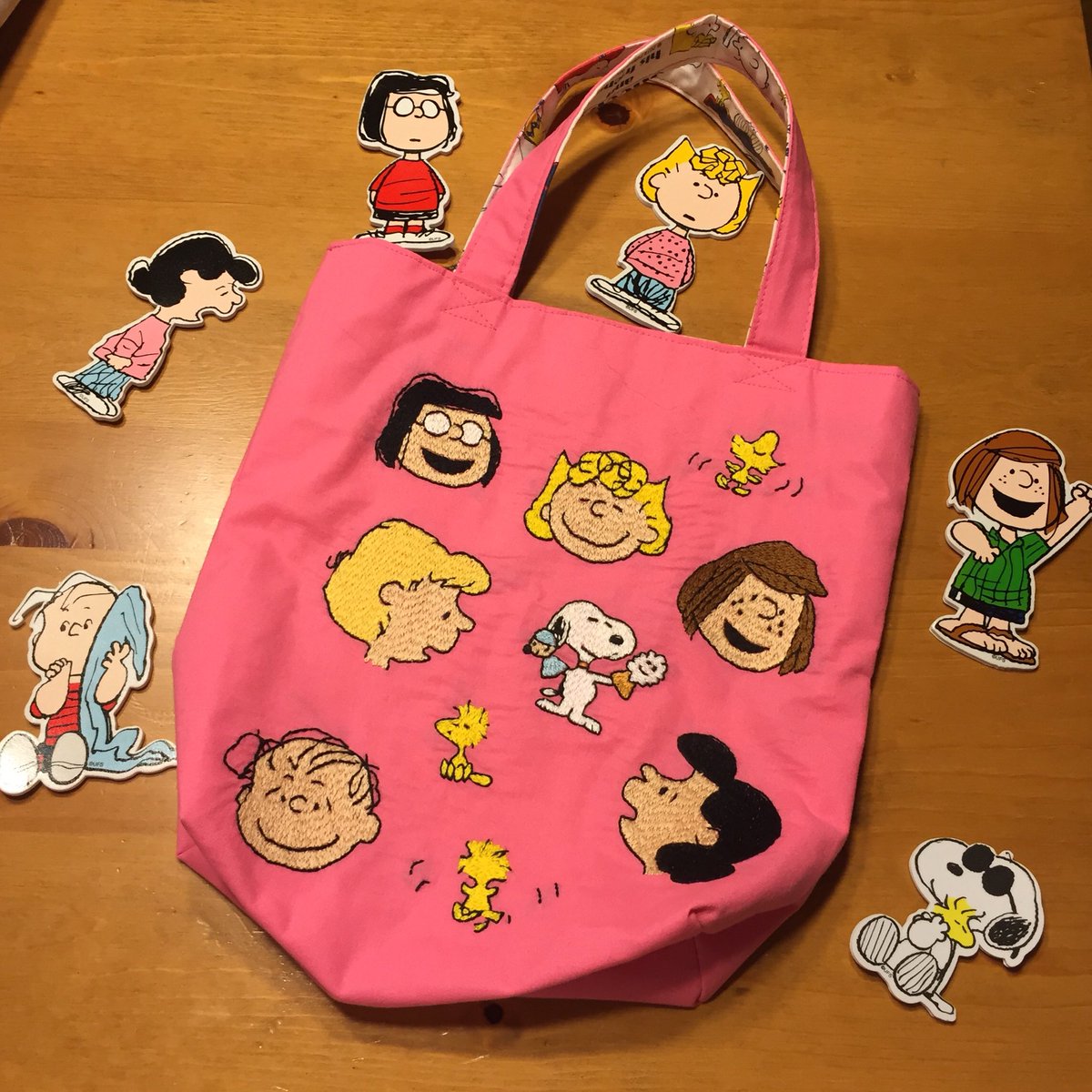 Neri 手作りバッグ刺繍が細かいです 子供が小さい頃は作りましたが 嬉しいプレゼントでした