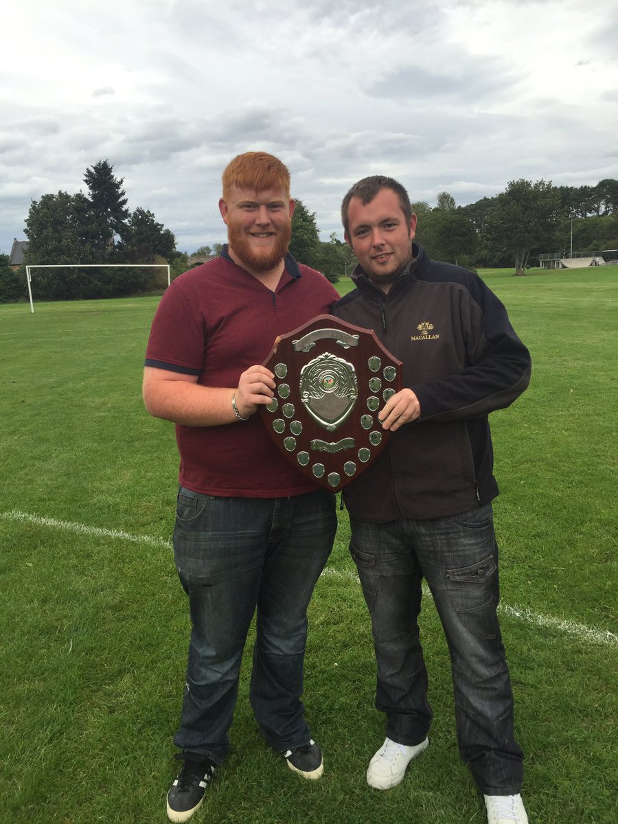 Craigh_Stewart's tweet photo. 2016 League champions! Cmon! #HalaThistle #forzathistle https://t.co/qt8VfRqiLn