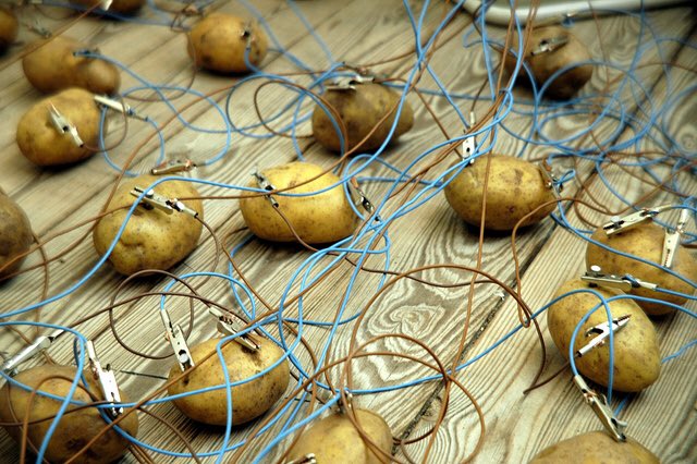 wakejatkins's tweet photo. Live look-in at the ESPN Fantasy Football website servers https://t.co/oVJqGz4sY9