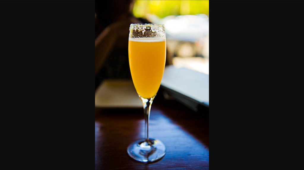 .Thirsty anyone?Its time for unlimited Bellini's. #Bellini's #Islandgrill #Cocktails #Unlimited#Brunch #Food #drink