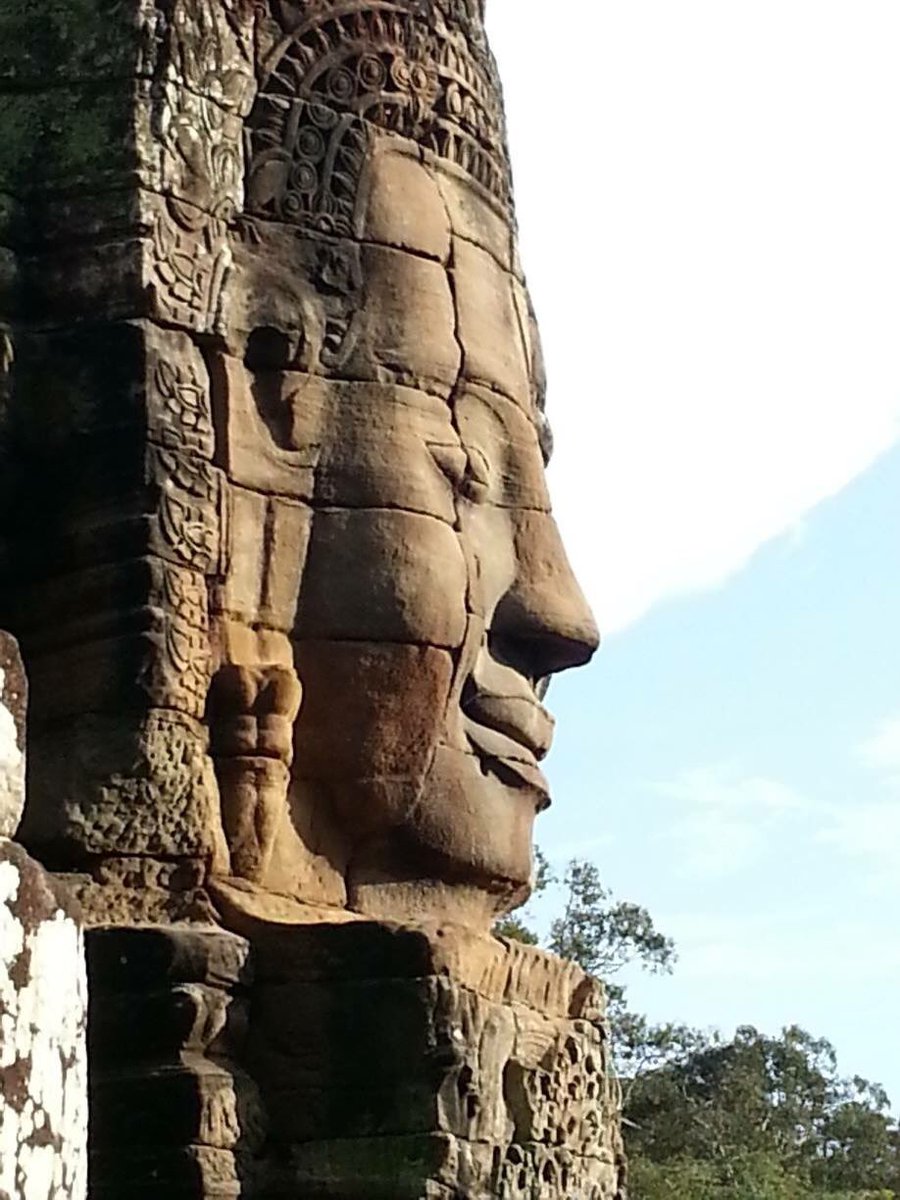 RotanaMr's tweet photo. visit to Cambodia , https://t.co/3hfbPTNTH2