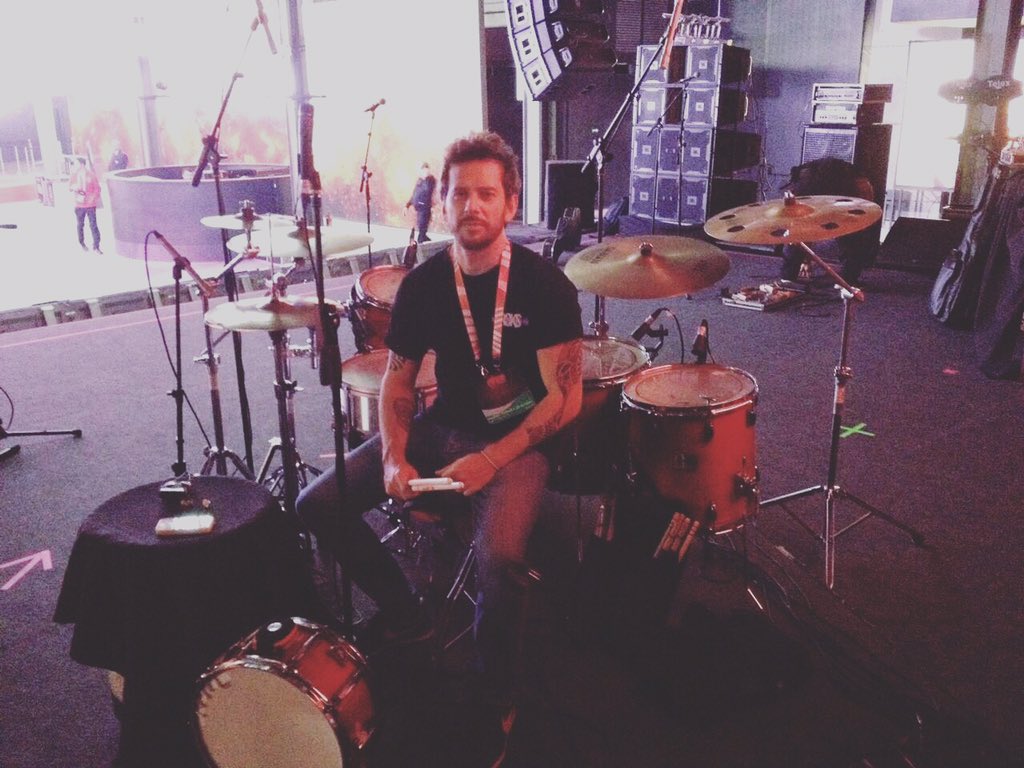liverpoolsticks's tweet photo. Artista Liverpool @rodrigothurler ! #rio2016 #paradacocacola #baquetasliverpool #drums https://t.co/TN3qmmv72J
