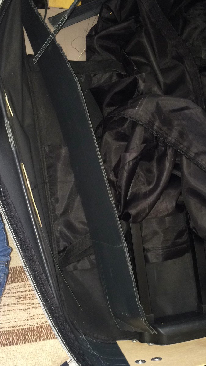 RobynBron's tweet image. So I get my bag back after flying to Cape Town Airport with @kulula and it has literally been smashed to pieces 😑