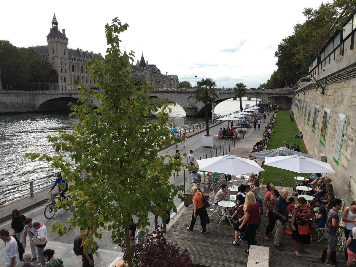 OlivierRazemon's tweet photo. Paris, #voiessurberges. Une semaine après la #pietonnisation, les habitudes non-motorisées sont prises. https://t.co/PS79RVvBWh