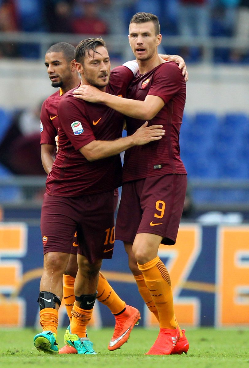 EuropaLeague's tweet photo. Roma legend Francesco Totti has now scored in 23 successive Serie A seasons! #UEL https://t.co/7zxtv1BFnm