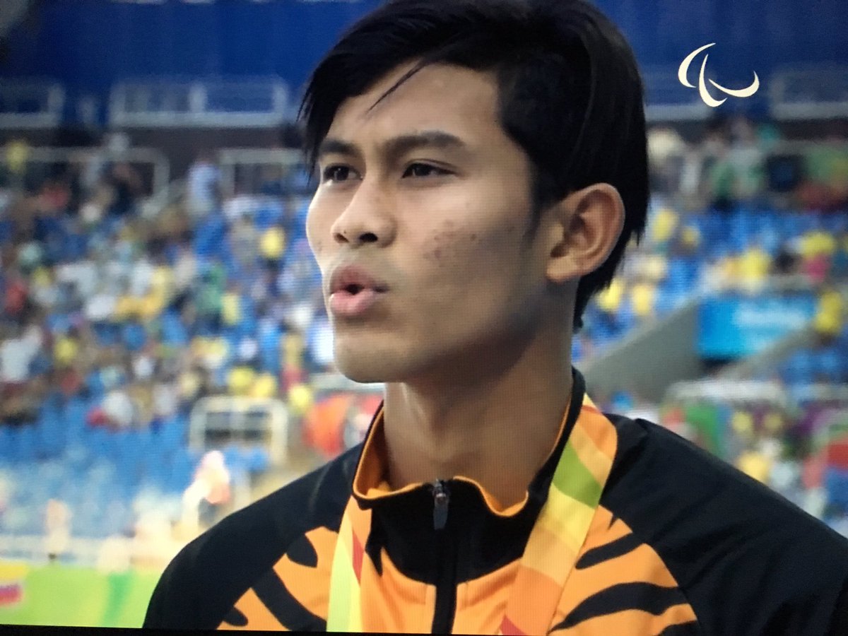 Khairykj's tweet photo. Negaraku. Kali ketiga. Wow. #KamiLuarBiasa https://t.co/SHOShafVDb
