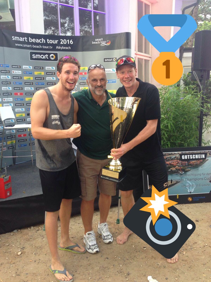 <a href="/BF_MarkusLars/">Böckermann Flüggen</a> celebrate the title together with coach Bernd Schlesinger 🏆👏 #BeachDM