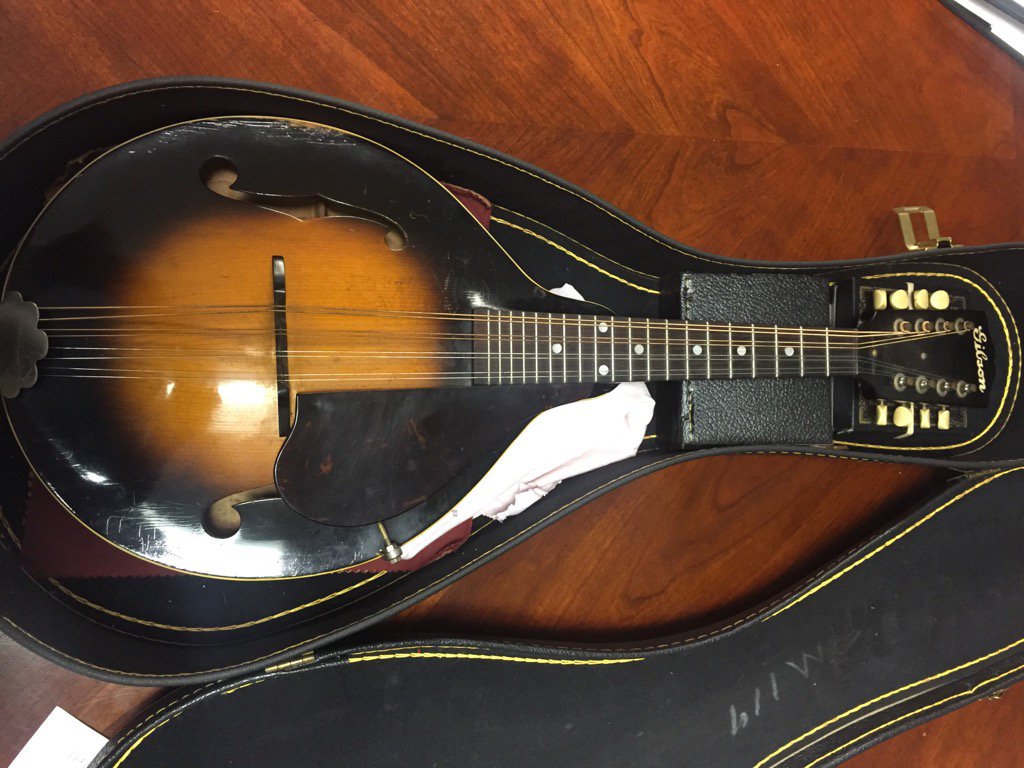 theguitarnook's tweet image. Used 1949s Gibson Mandolin for sale. Asking $900.  Plays great. One owner.