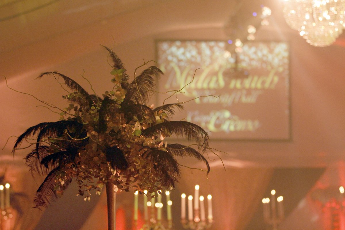 CremeBall's tweet photo. Here is a sneak peak at some of the pictures from last night #cremeball  #midastouch https://t.co/N6CHqtCDBb