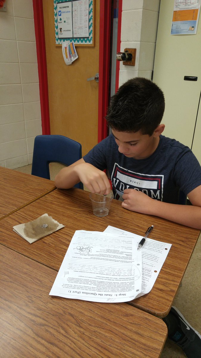 MrsCRucker's tweet photo. Look at all the fun they're having with just water and 16 cents. 

@CMSCardinals https://t.co/4TOVPr6lIJ