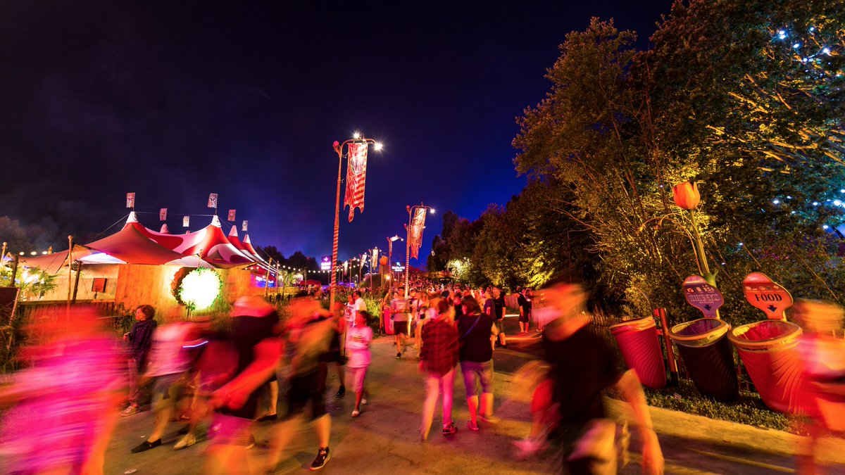 Tomorrowland tweet media