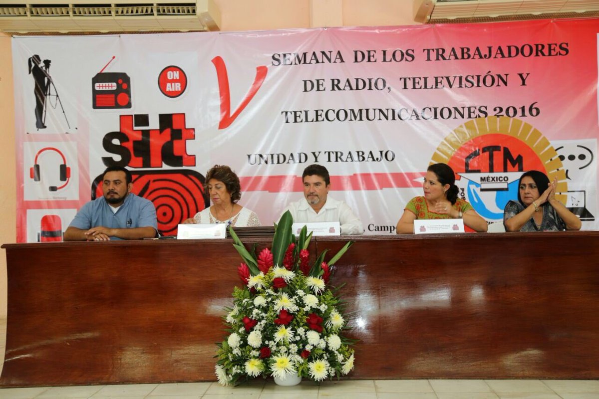 Ceremonia de clausura de la V Semana de Radio y Televisión; alcalde <a href="/Edgarr_Hdez/">Edgar Hernández</a> y diputada <a href="/mobale/">Alejandrina Moreno B</a> nos acompañaron