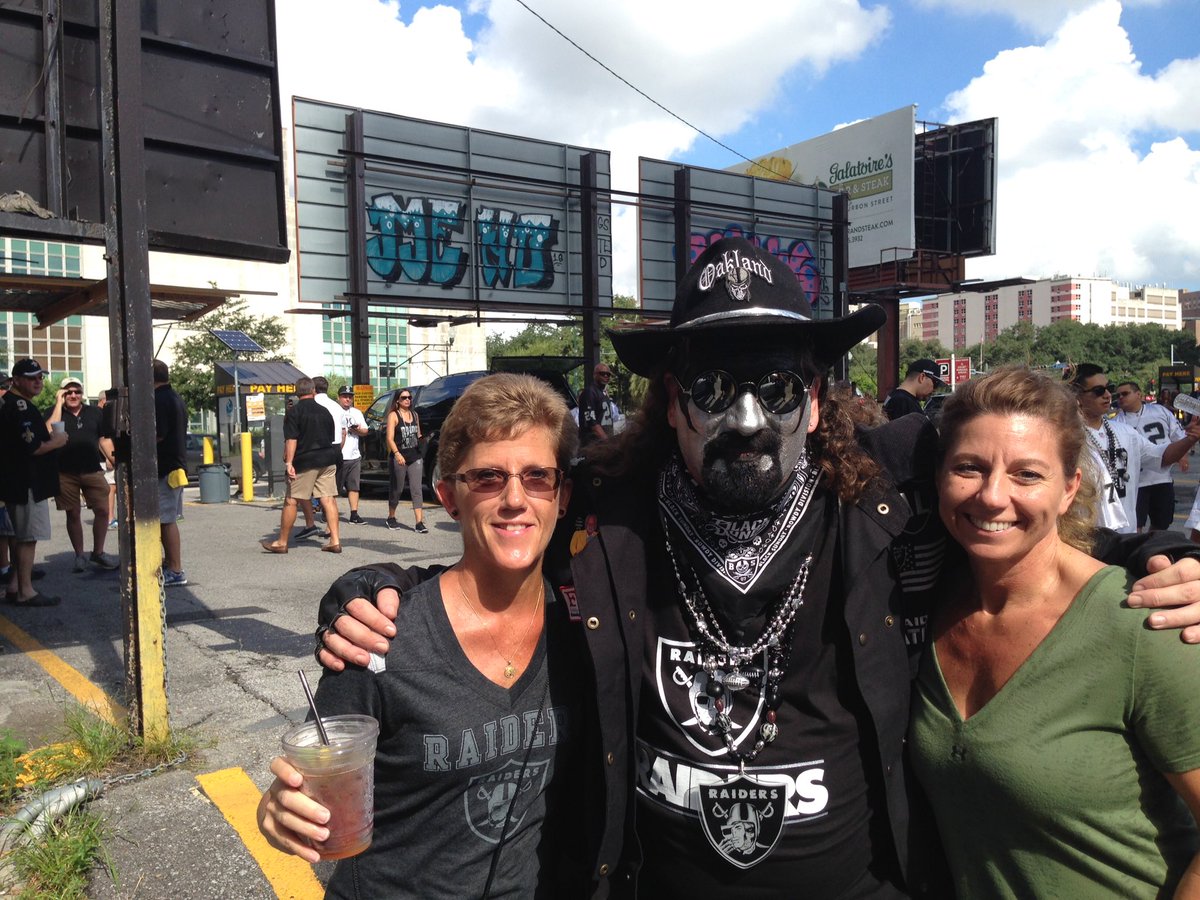 lccapehart's tweet photo. #SaintsGameDay https://t.co/tpoclBYJpa