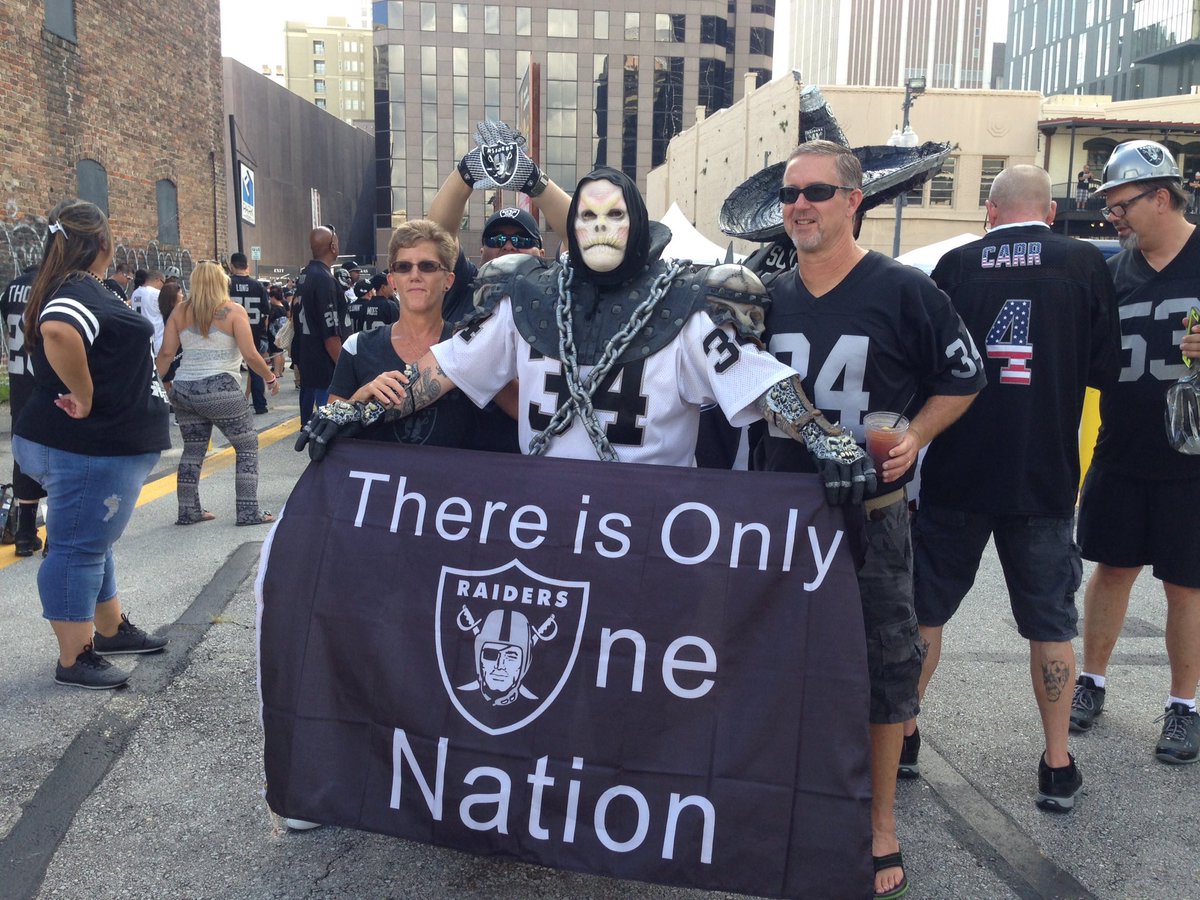 lccapehart's tweet photo. #SaintsGameDay https://t.co/2SsrCE86f8