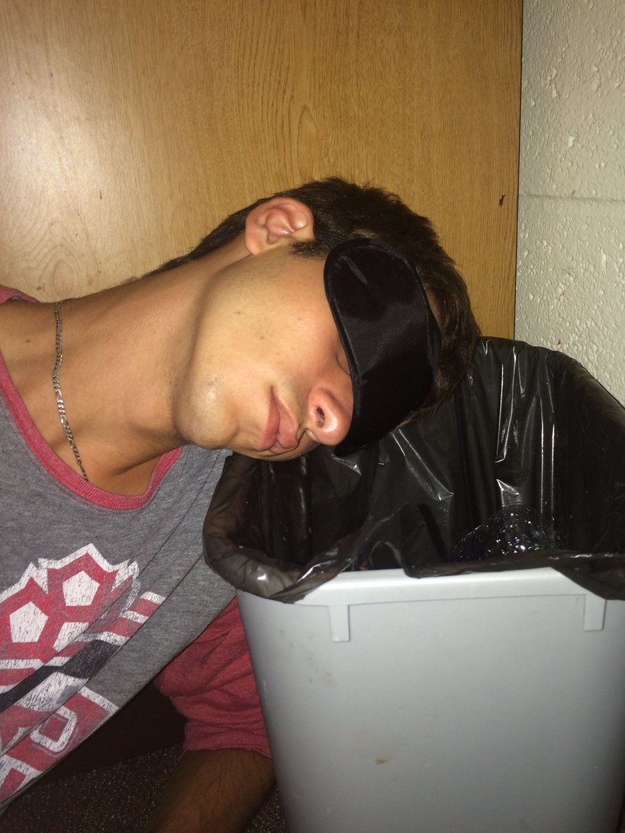 kippykipl's tweet photo. "We got to put him to bed" https://t.co/BvmKbSpt9Y