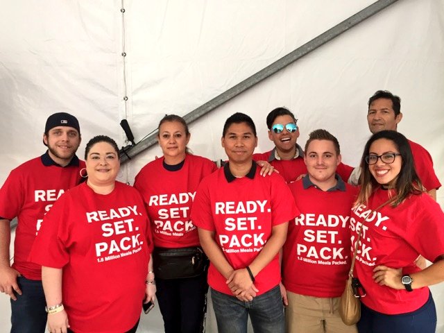 JetBlueDCA's tweet photo. DCA CMs/Sups volunteering at the #AARPDayOfService event on the Mall @JetBlue @HelloJetBlue #AARPCares #NeverForget https://t.co/r1VQTQeNEd