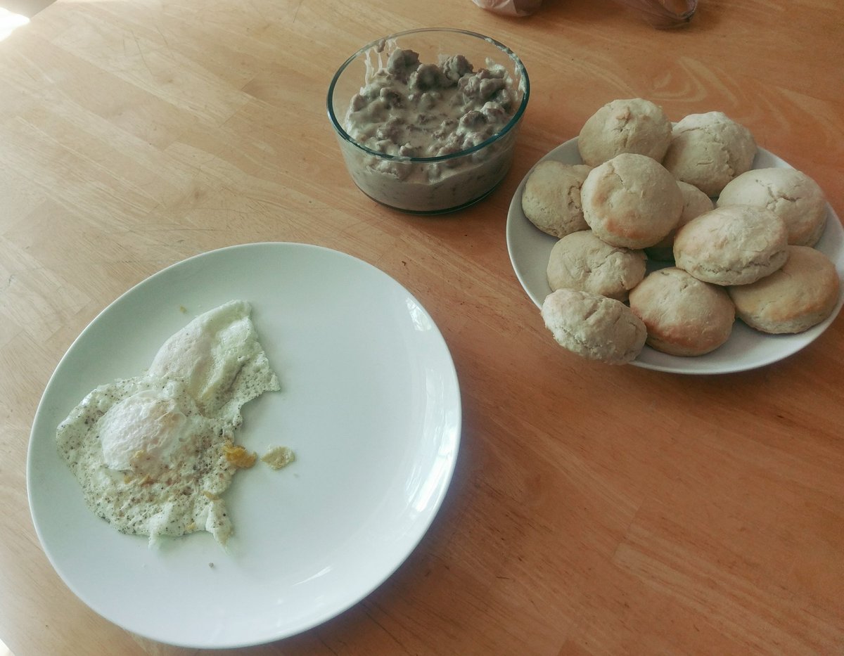 dperkins187's tweet photo. When you wake up on Sunday and decide to make biscuits and gravy from scratch. #itsallaboutthebiscuts https://t.co/kN5LqN5pw8